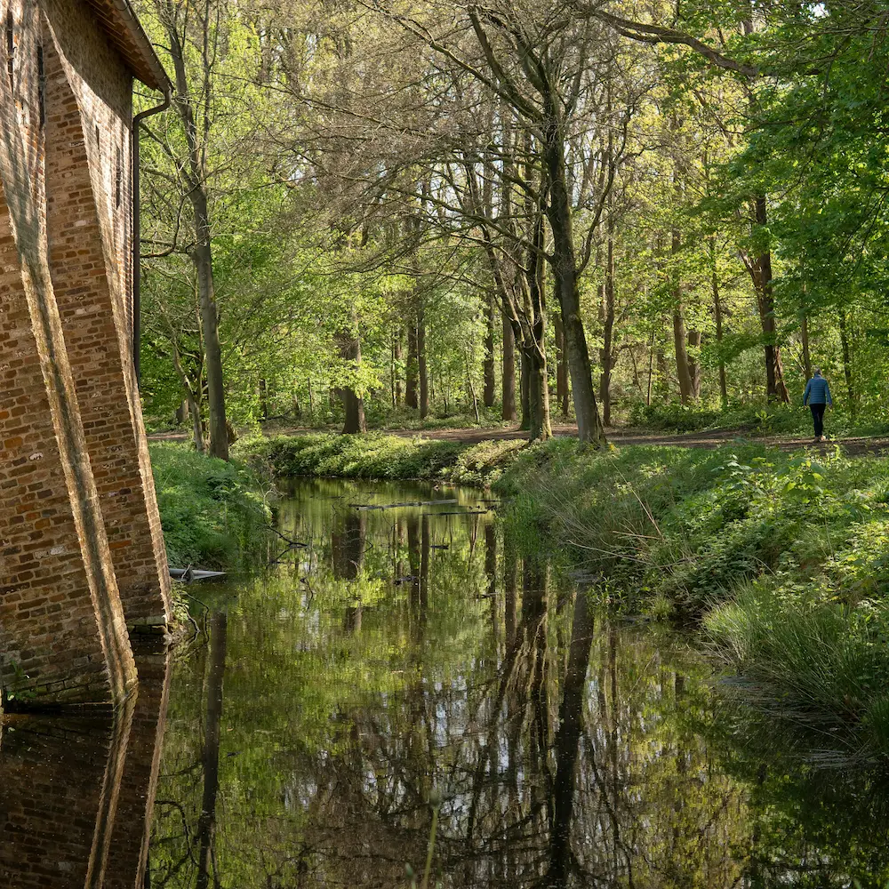 Chevetogne : une journée au vert… à prolonger en grand confort à Yvoir